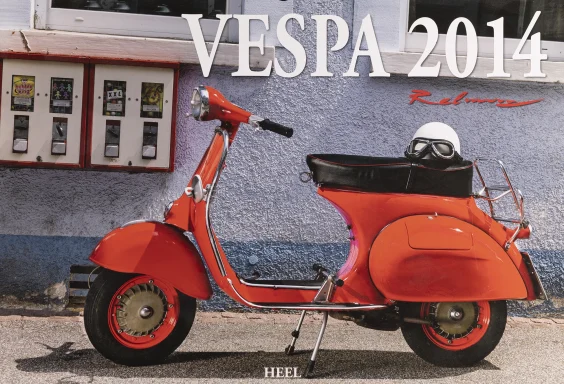 Titelblatt des Vespa Kalenders 2014 mit einer roten Vespa Sprint und nostalgischem Rollerhelm.