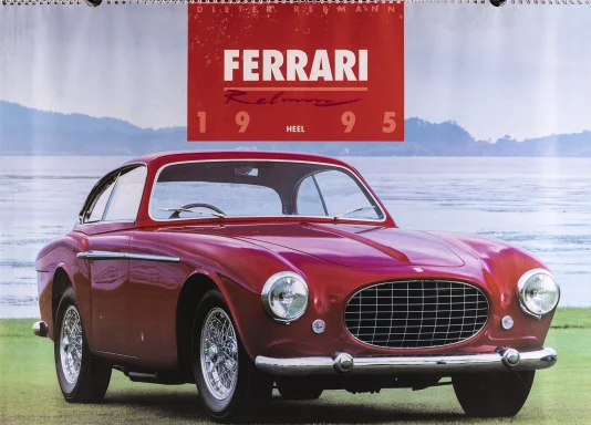 Roter Ferrari 212 Inter am Ufer eines Sees als Titelmotiv des Ferrari-Kalenders 1995, fotografiert von Automobilfotograf Dieter Rebmann.