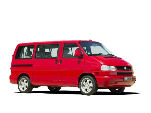 Roter VW Bulli T4 Multivan als November-Motiv aus dem Kalender „Faszination VW Bulli 2022“.