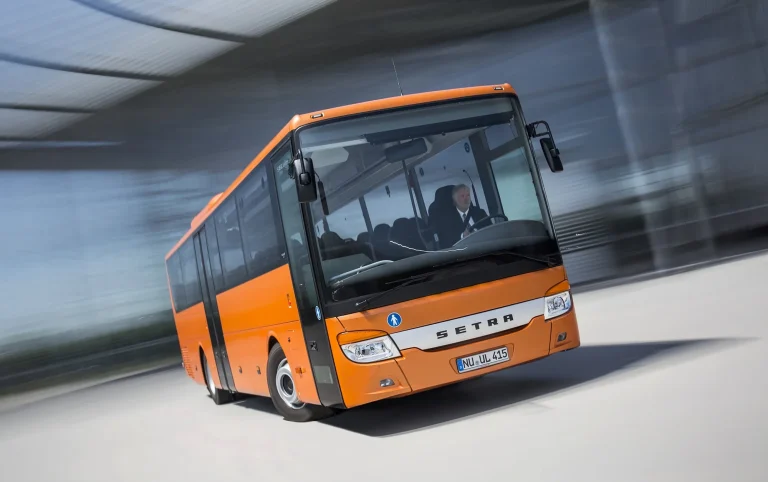 Setra S 415 UL Business bei dynamischer RIG-Aufnahme