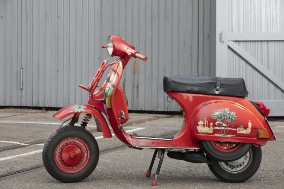 Vespa PX 80 E Baujahr 1984 mit individueller Lackierung