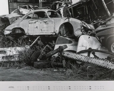 Gestapelte Porsche 356 auf dem Schrottplatz von Rudi Klein in Kalifornien.
