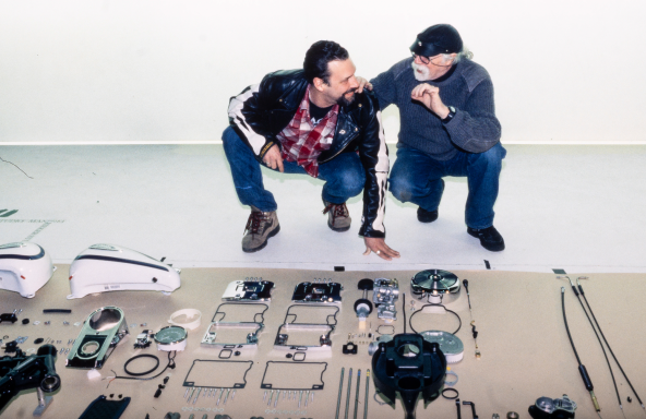 Making-of der Heritage Springer mit 2.045 Einzelteilen im Fotostudio.