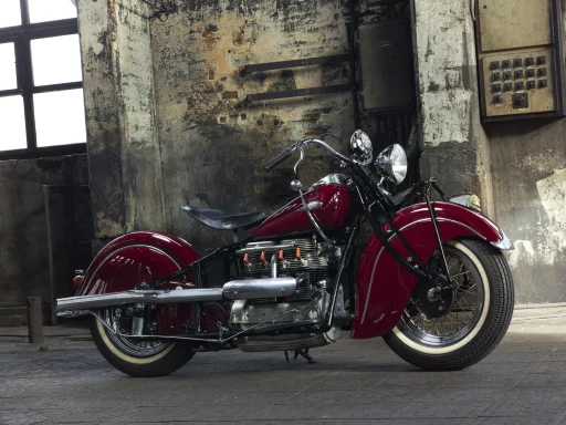 Klassische Indian Four 1265 ccm aus dem Jahr 1940 in dunkelroter Lackierung.
