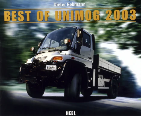 Mercedes-Benz Unimog U 500 in schneller Fahrt auf einer Landstraße.