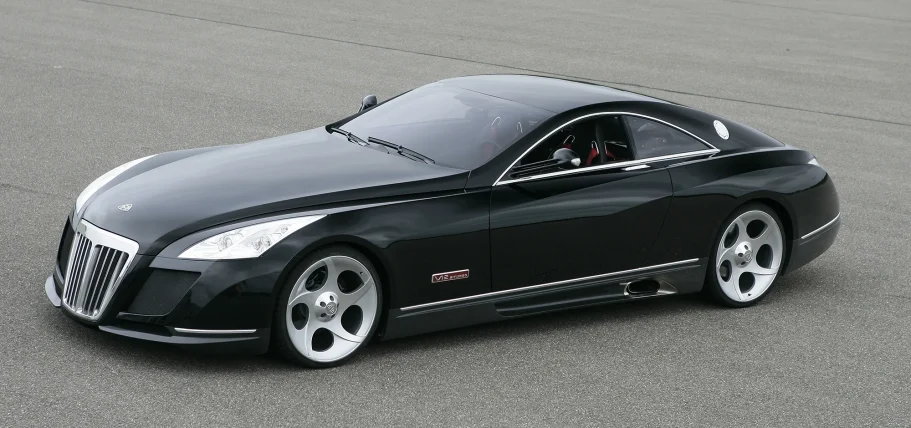 Maybach Exelero – Innenraum Innenraum des Maybach Exelero mit Sportlenkrad und