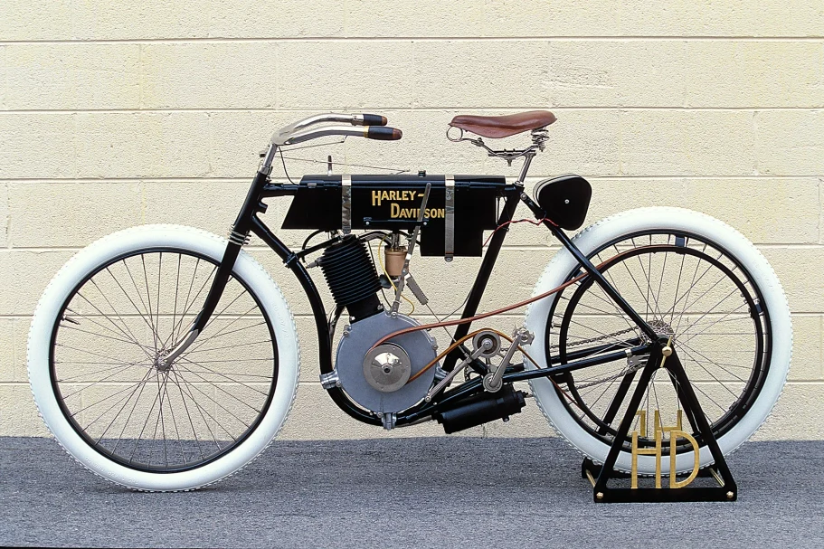 Original Harley-Davidson Modell 1 von 1903, professionell fotografiert in der Seitenansicht.