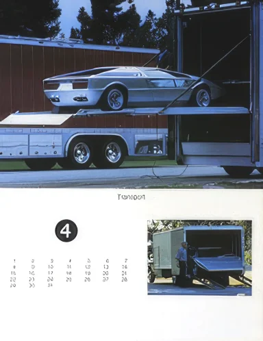 Der Maserati Boomerang beim Verladen in einen Transporter. Kalenderblatt April 